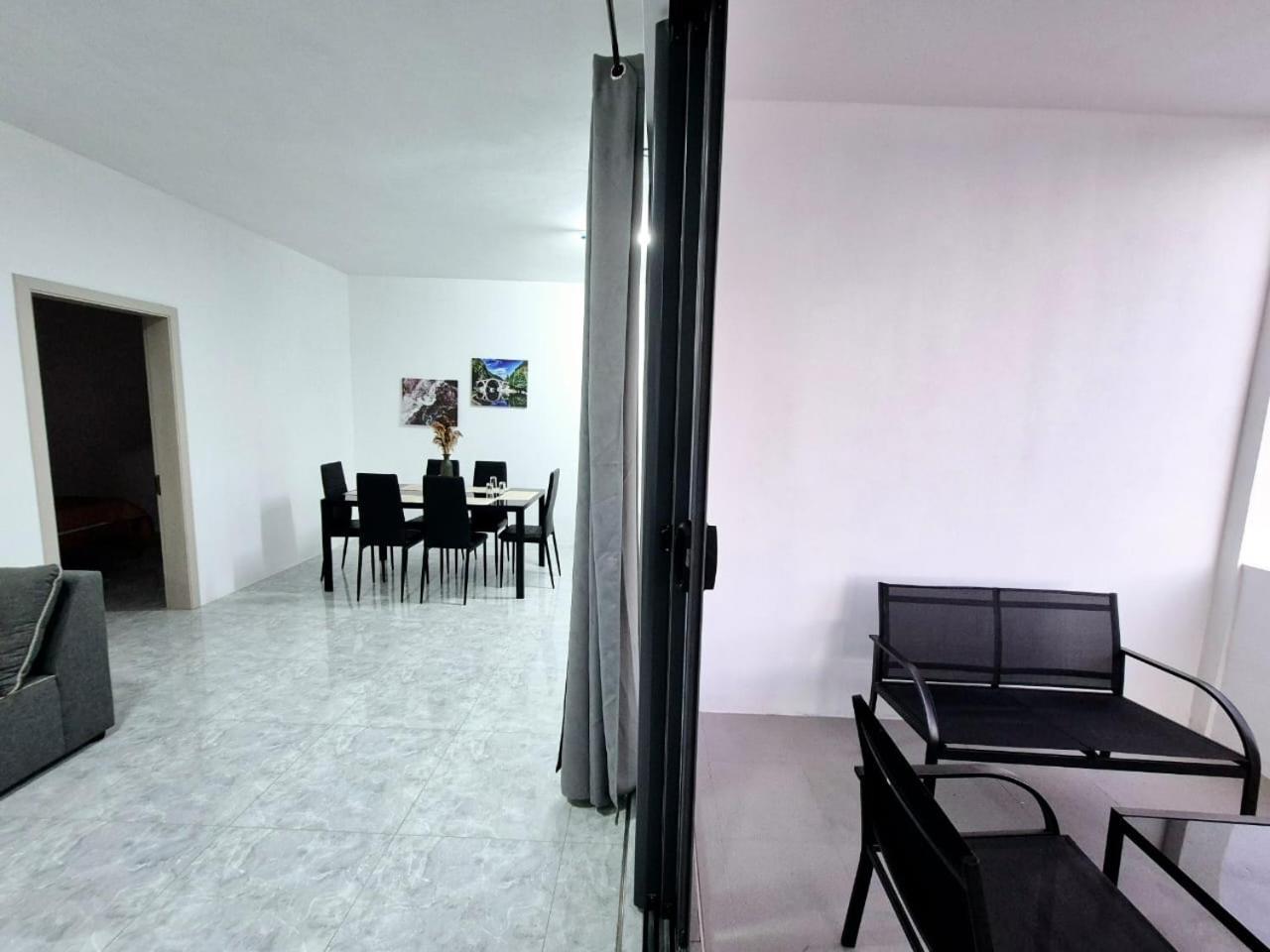 Skyview Apartment- Rooftop Penthouse With Sunset & Sea Views Flic-en-Flacq Exteriér fotografie