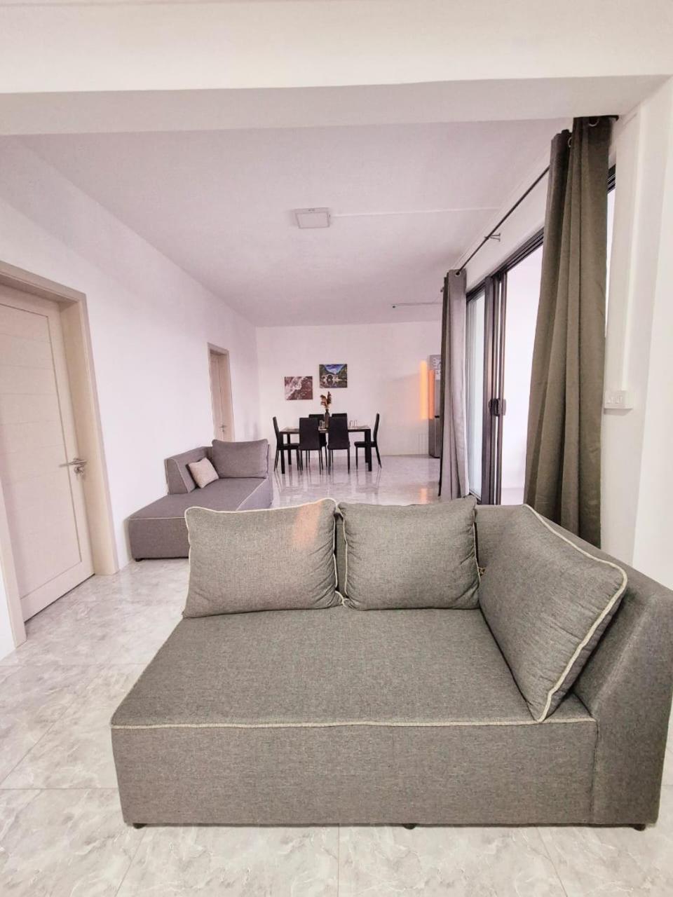 Skyview Apartment- Rooftop Penthouse With Sunset & Sea Views Flic-en-Flacq Exteriér fotografie
