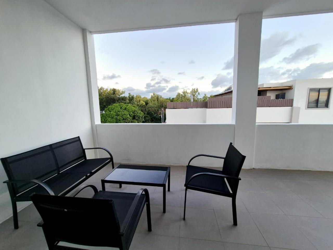 Skyview Apartment- Rooftop Penthouse With Sunset & Sea Views Flic-en-Flacq Exteriér fotografie