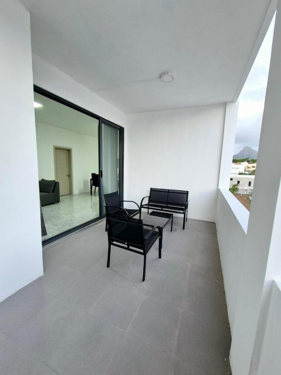 Skyview Apartment- Rooftop Penthouse With Sunset & Sea Views Flic-en-Flacq Exteriér fotografie