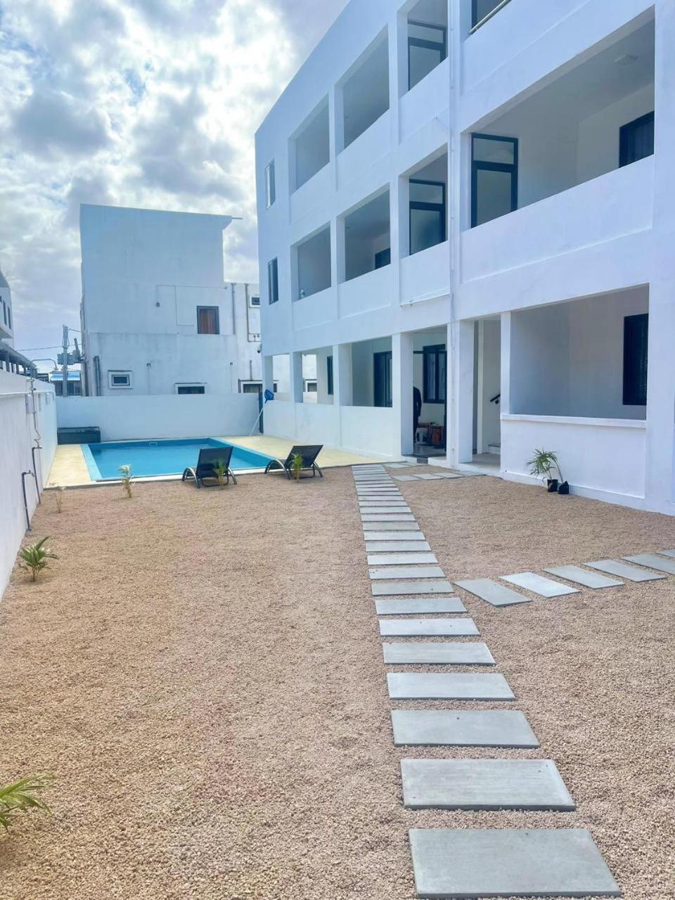 Skyview Apartment- Rooftop Penthouse With Sunset & Sea Views Flic-en-Flacq Exteriér fotografie