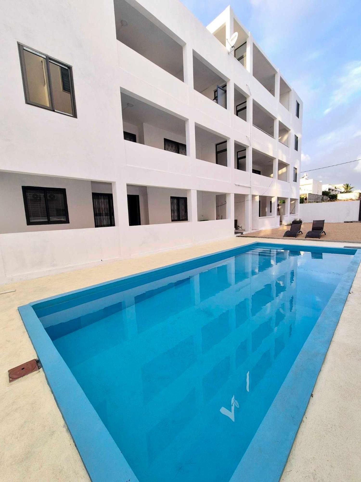 Skyview Apartment- Rooftop Penthouse With Sunset & Sea Views Flic-en-Flacq Exteriér fotografie